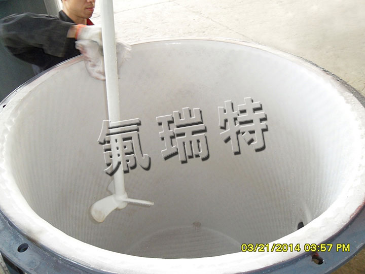 鋼襯塑儲罐、反應釜